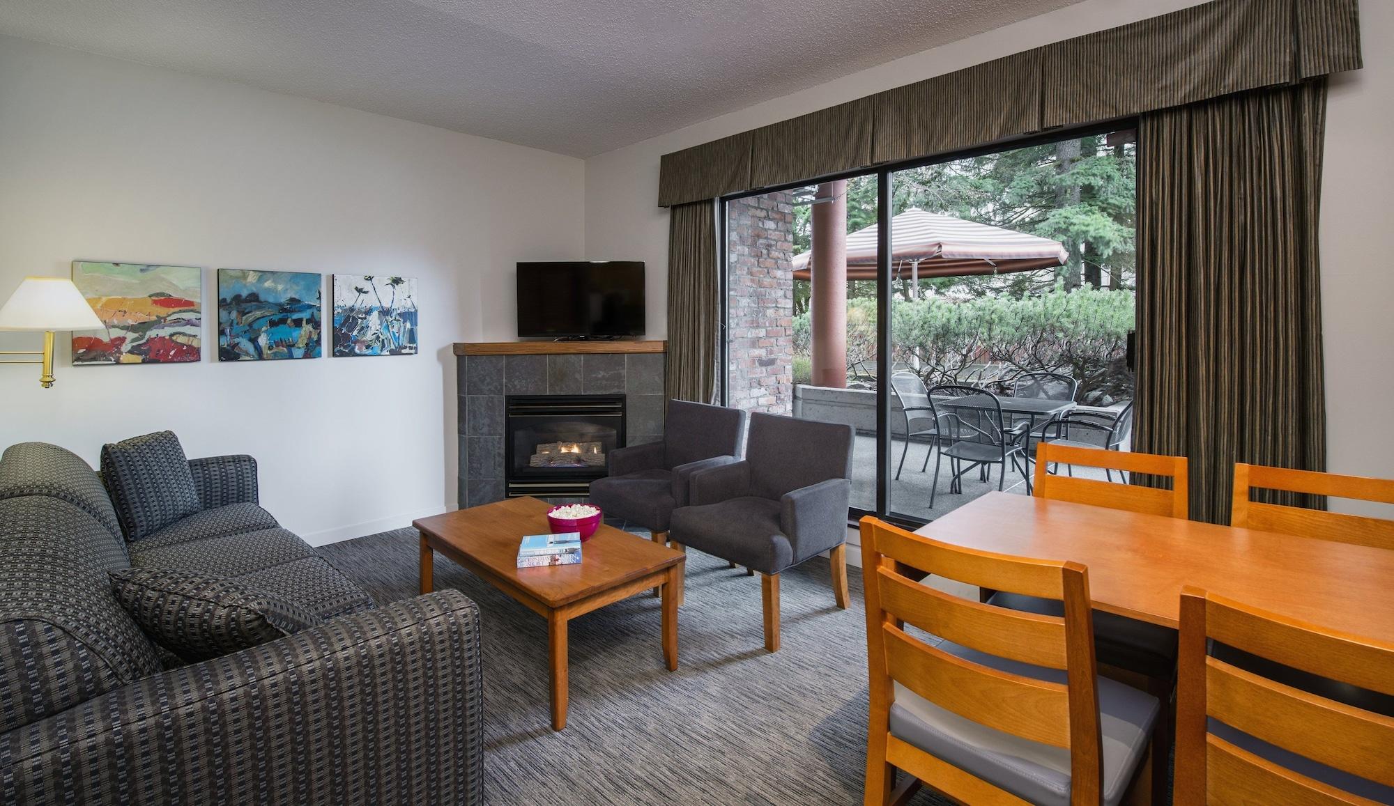 Whistler Village Inn & Suites Екстер'єр фото