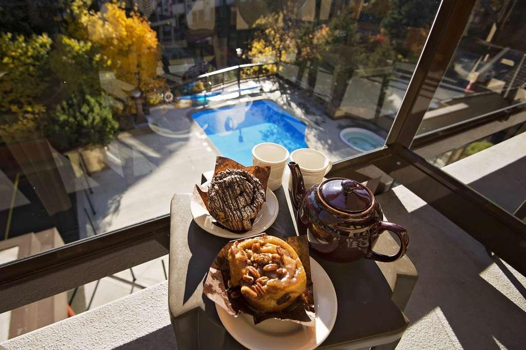Whistler Village Inn & Suites Зручності фото