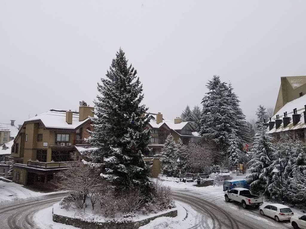 Whistler Village Inn & Suites Екстер'єр фото