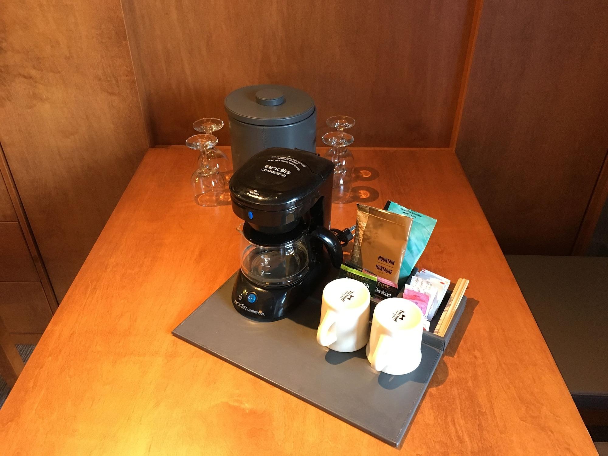Whistler Village Inn & Suites Екстер'єр фото
