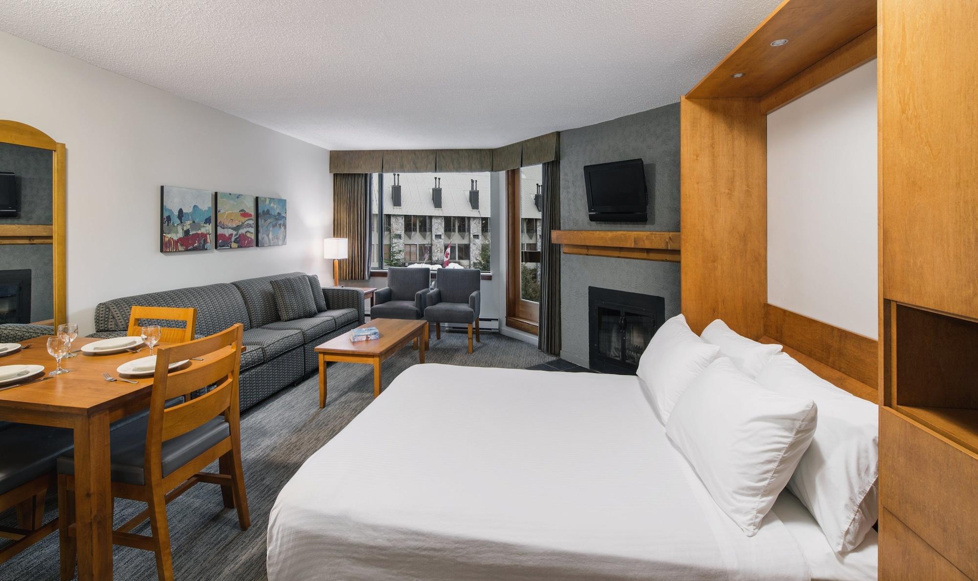 Whistler Village Inn & Suites Екстер'єр фото