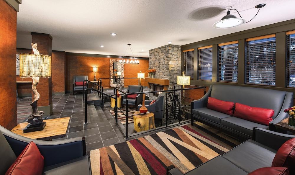 Whistler Village Inn & Suites Екстер'єр фото