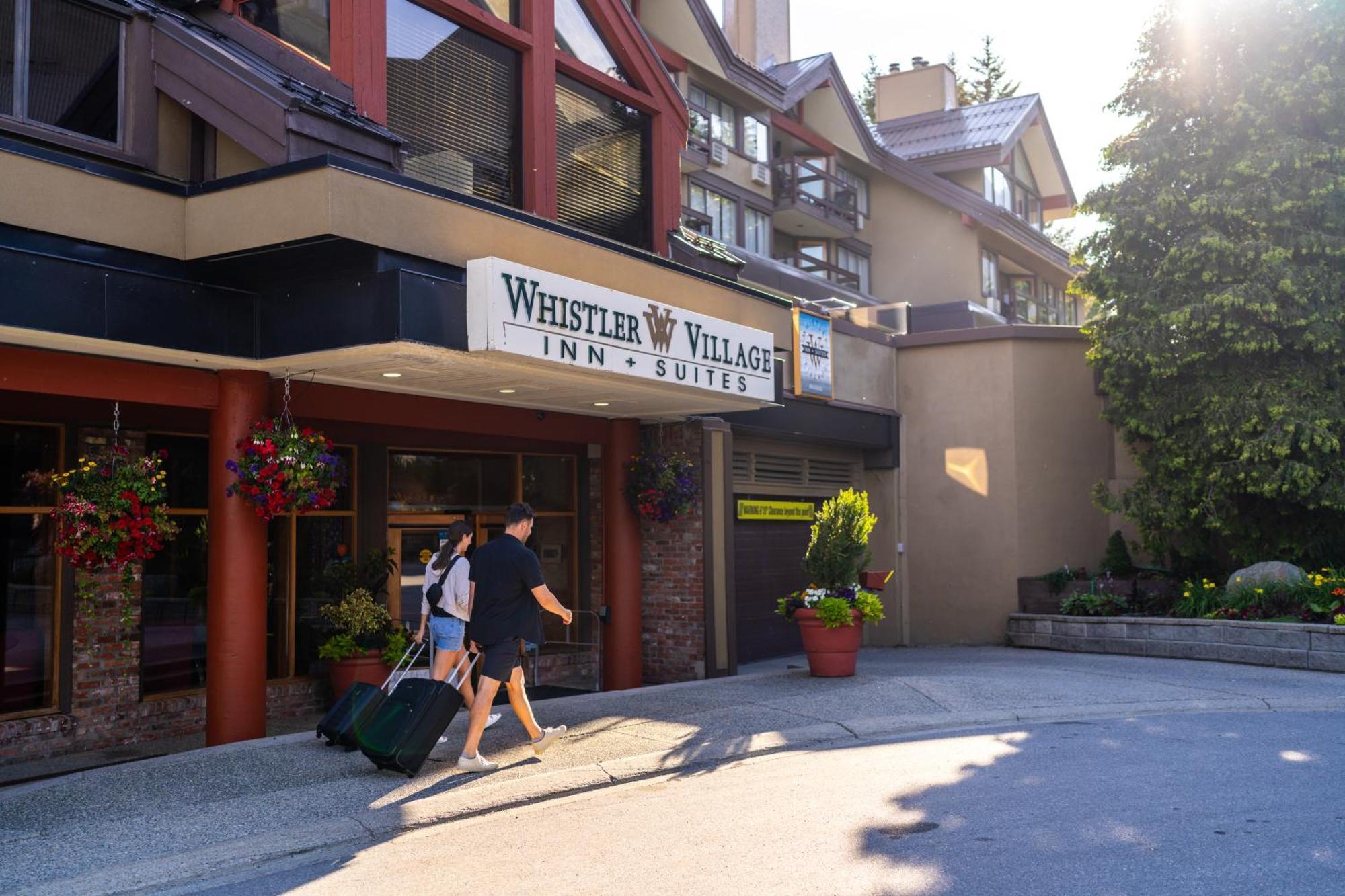 Whistler Village Inn & Suites Екстер'єр фото