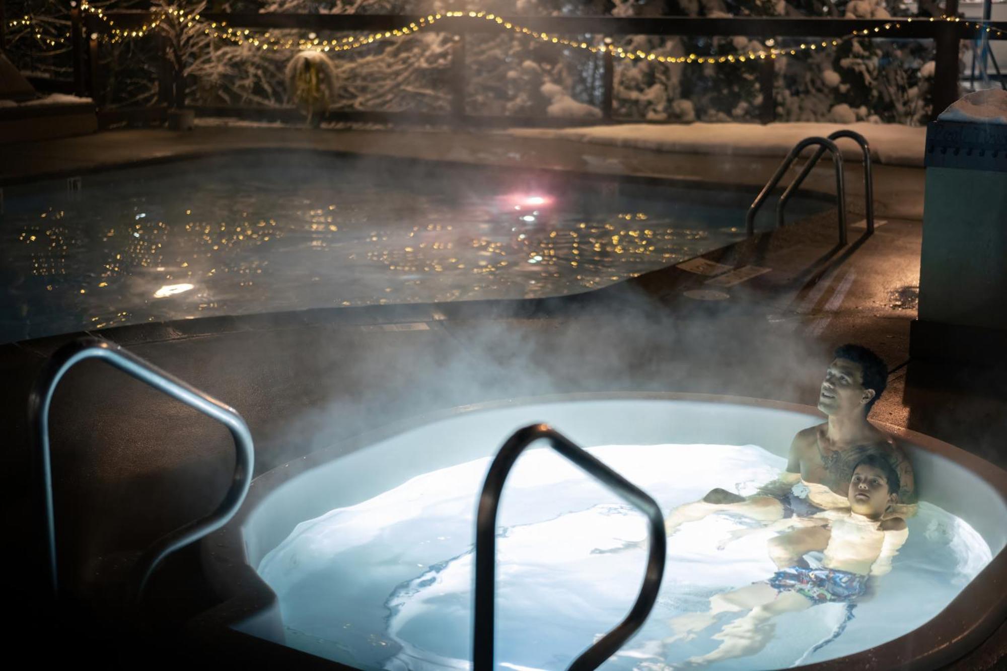 Whistler Village Inn & Suites Екстер'єр фото