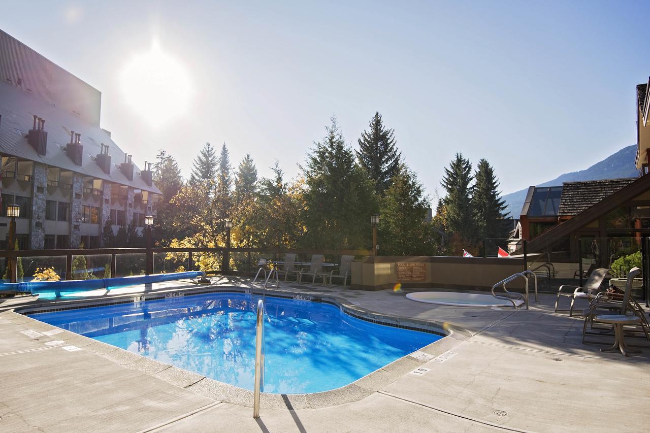 Whistler Village Inn & Suites Екстер'єр фото