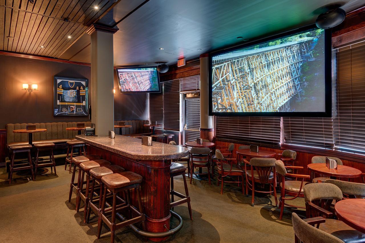 Whistler Village Inn & Suites Екстер'єр фото